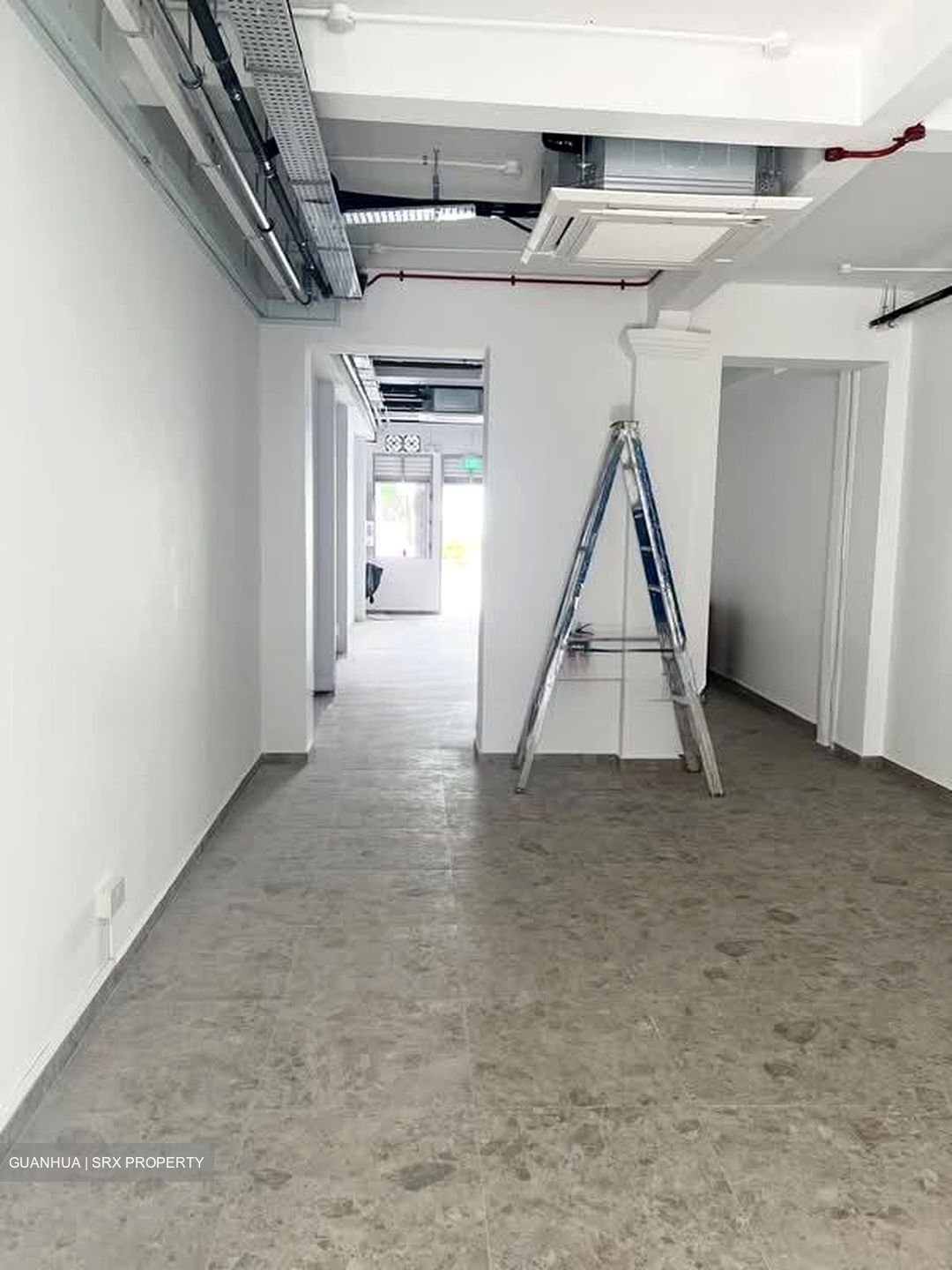 Rowell Road (D8), Retail #575441191